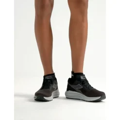 Diadora Mythos Blushield 7 Vortice Hip
