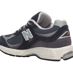 New Balance M2002
