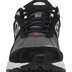 New Balance M2002