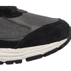 New Balance M2002