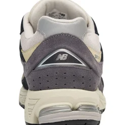 New Balance M2002